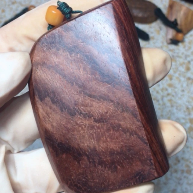 【闪购商品】黄花梨/降香黄檀拈**提