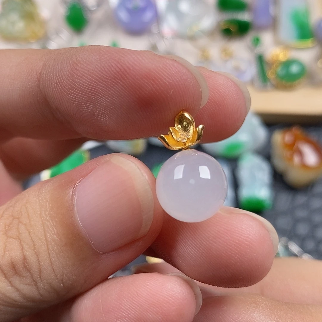 翡翠18K金镶嵌颈饰翡翠