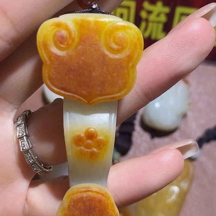 未镶嵌和田玉车挂