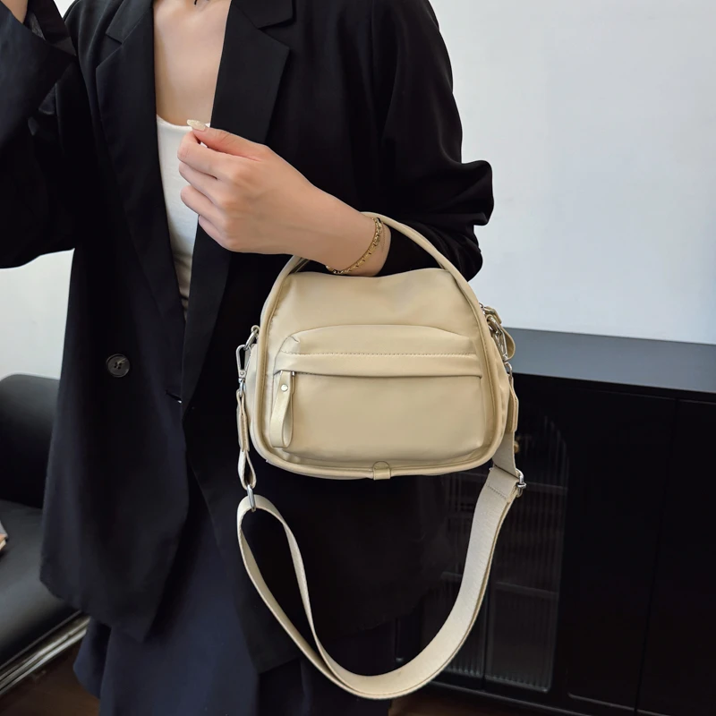 轻便休闲包包女2025新款超火高级百搭牛津布女士斜挎包单肩手提包