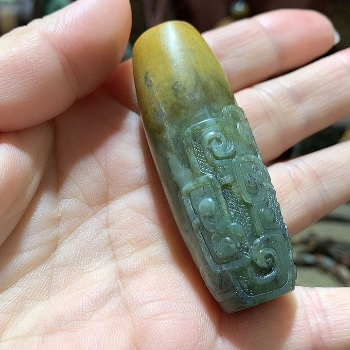 未镶嵌岫岩河磨玉（透闪石质玉）挂件