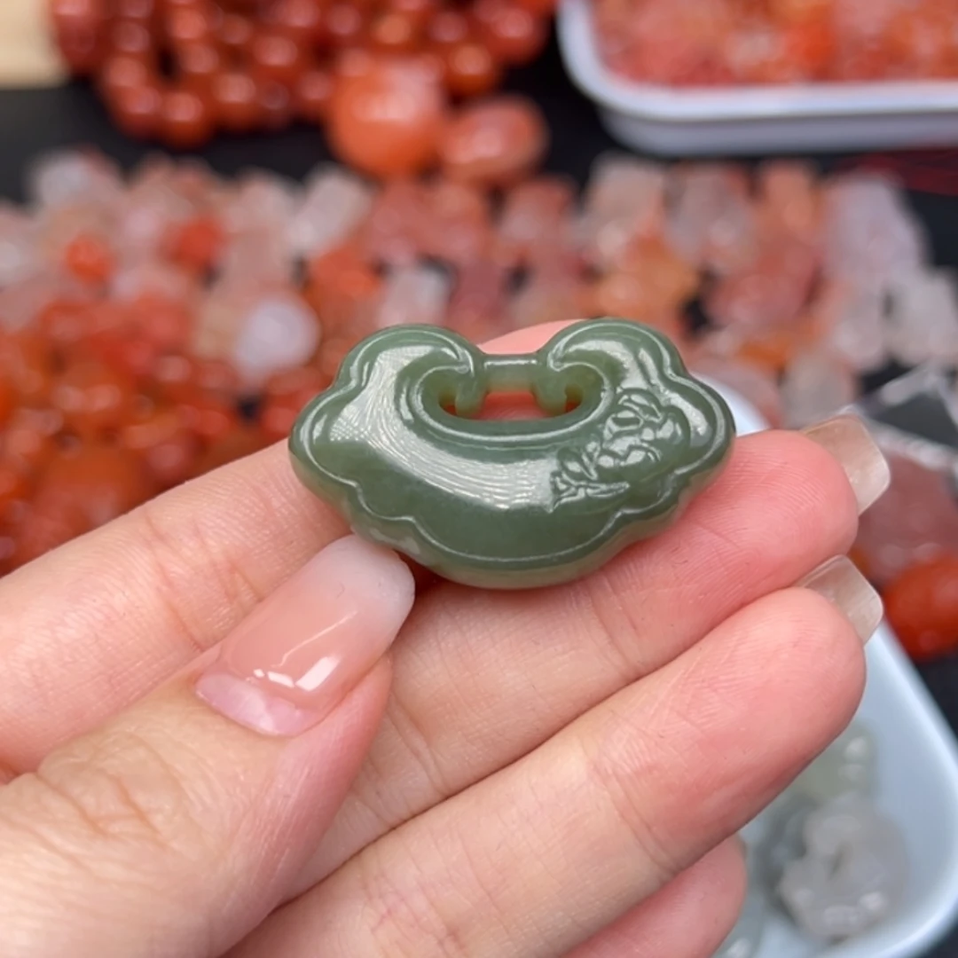 和田玉未镶嵌吊坠(不含链)