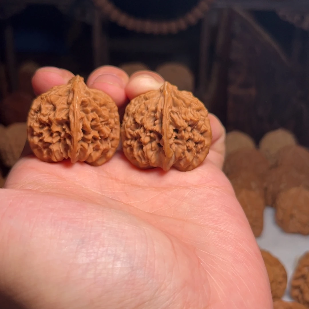 文玩核桃吊坠秘境