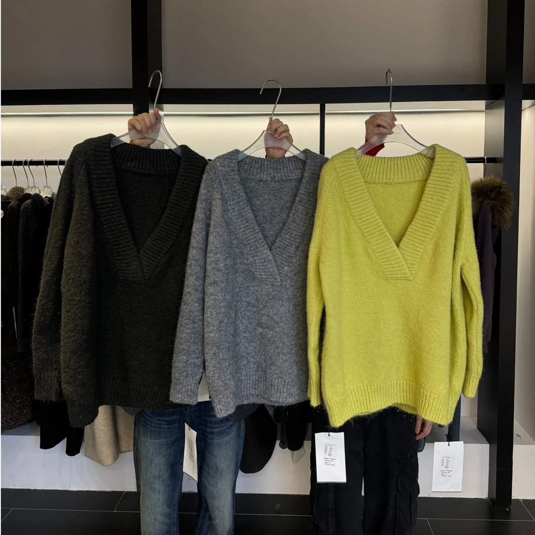 【清】逸语IN choose u笑笑家2025冬季加厚慵懒感V领羊毛毛衣85728