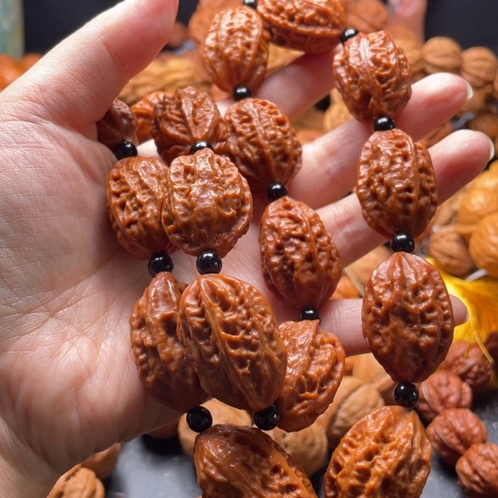 长***安文玩核桃手串手持