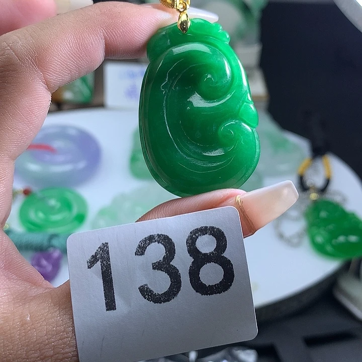 翡翠未镶嵌吊坠(赠链)翡翠