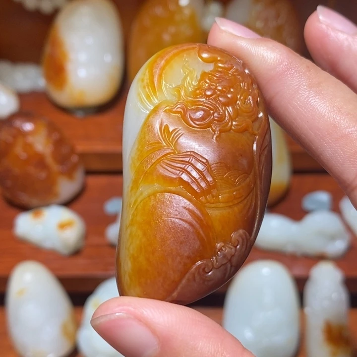 万***️和田玉未镶嵌颈饰