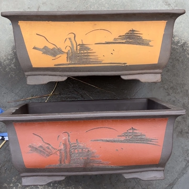 晓***）花盆紫砂70-2。   微瑕。