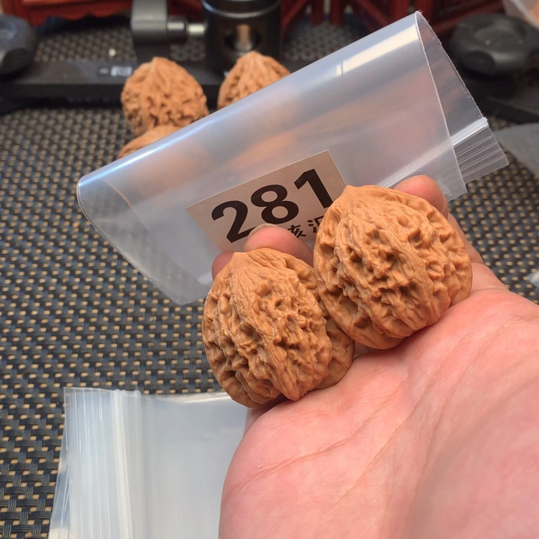 文玩核桃把件虎头36