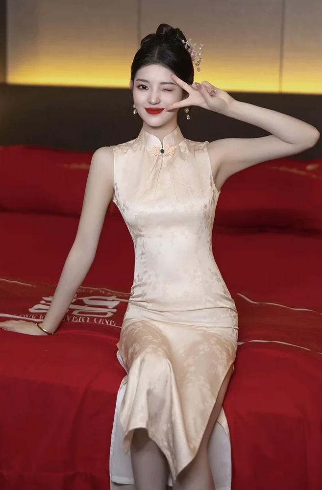 新中式绝美旗袍2025新款改良挂脖连衣裙高端年轻款少女日常穿夏季