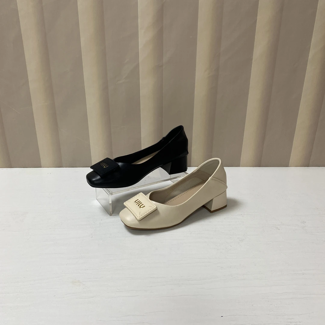 3029春秋新款时尚百搭粗跟方头单鞋D5