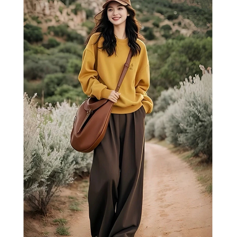 气质百搭两件套女2025春秋新款减龄黄色套头卫衣休闲阔腿裤套装女