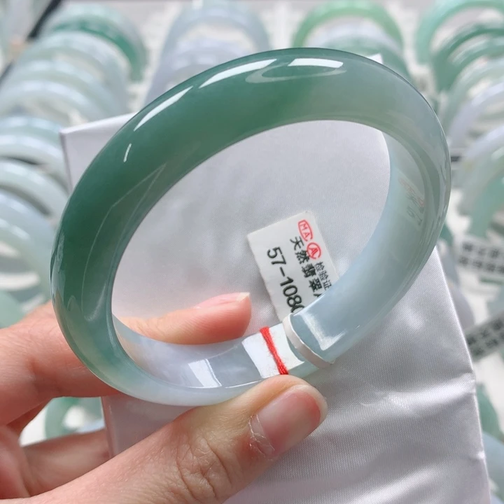 翡翠手镯未镶嵌完美毕业款冰半山水细腻起胶57