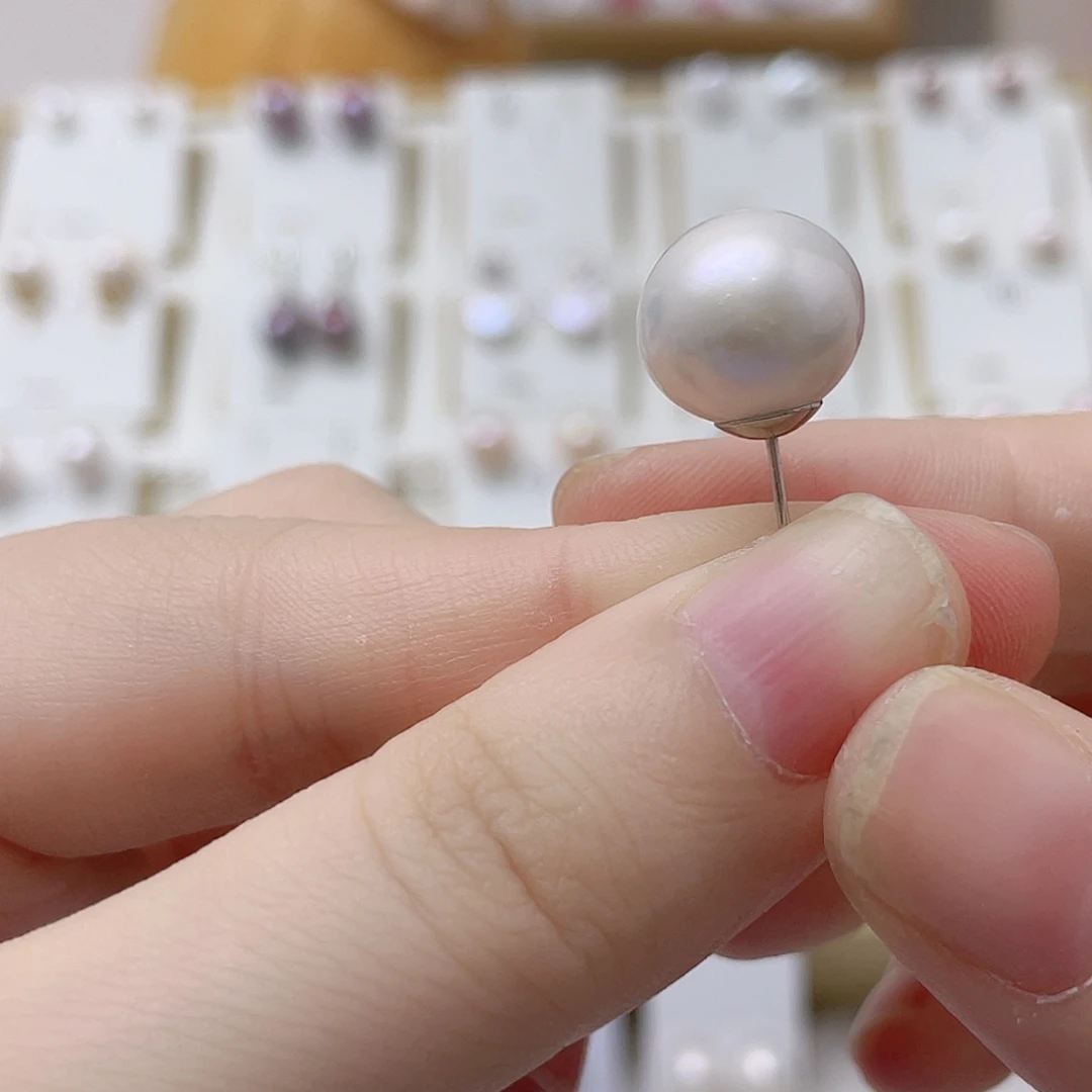 开***果银S925镶嵌淡水珍珠耳饰