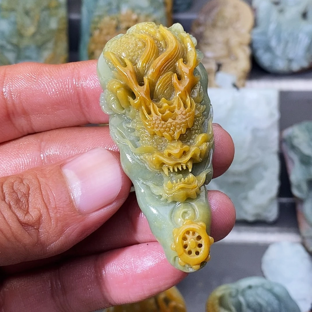定制翡翠未镶嵌龙牌