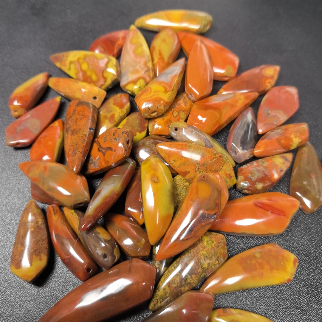 战国红玛瑙狼牙吊坠