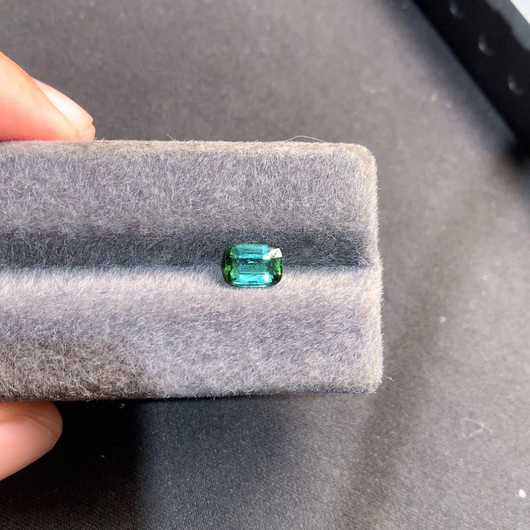 未镶嵌裸石双色碧玺1.39c t