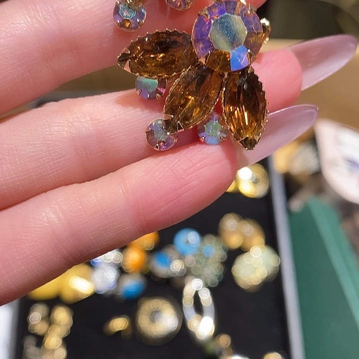 w***f中古香水项链手链耳饰耳钉锆石（处理）