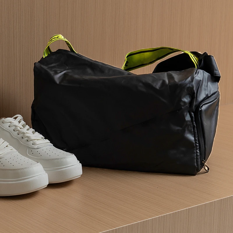 多口袋运动健身包大容量休闲单肩包原创设计感多功能斜挎包Z1232