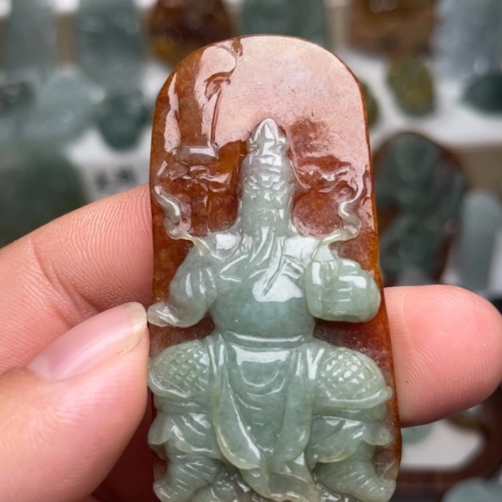 颈饰未镶嵌翡翠关公