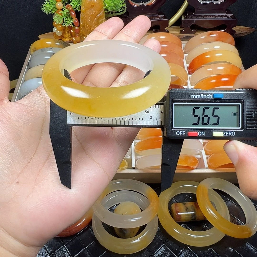 石英质玉（黄龙玉）未镶嵌手镯