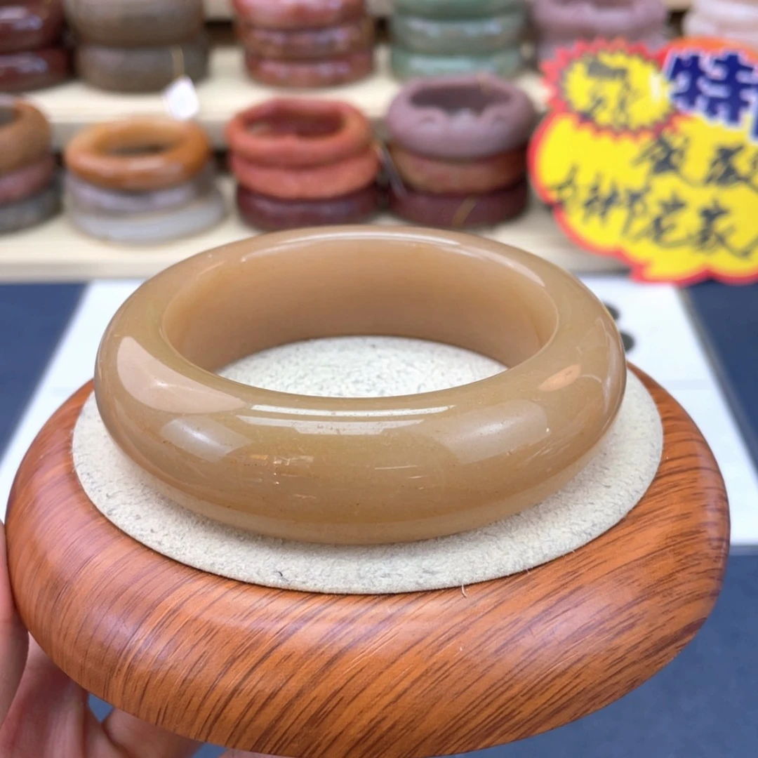 【闪购商品】石英质玉手镯未镶嵌ᥫ****