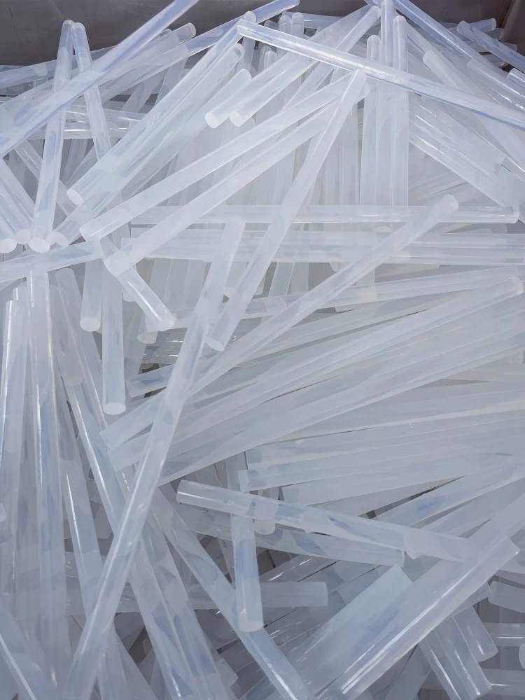 透明热熔胶棒 11MM热熔胶条 7MM热熔胶棒 高粘热熔胶棒 环保无毒