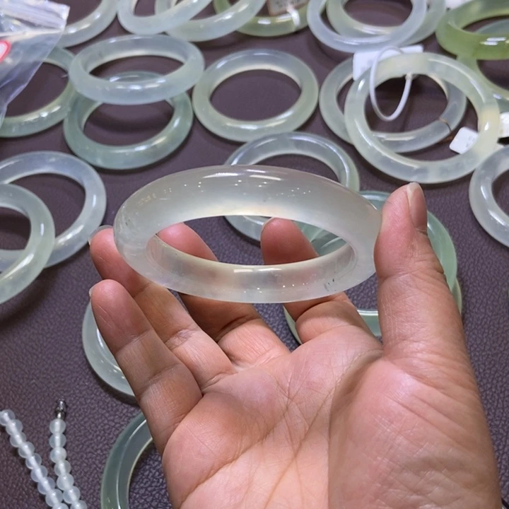 蛇纹石玉未镶嵌手镯55