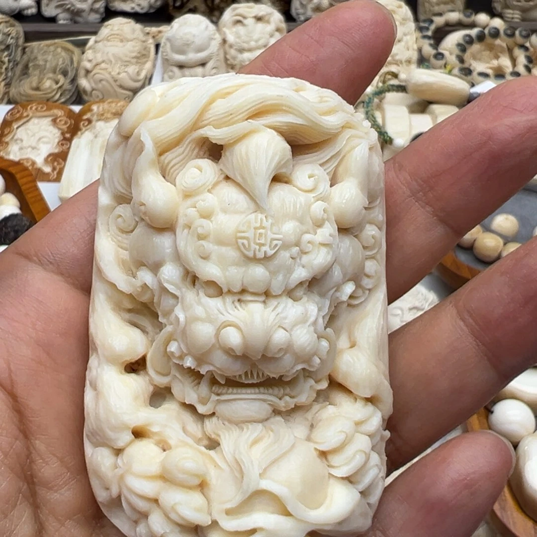 白玉菩提吊坠嗨****场猛犸