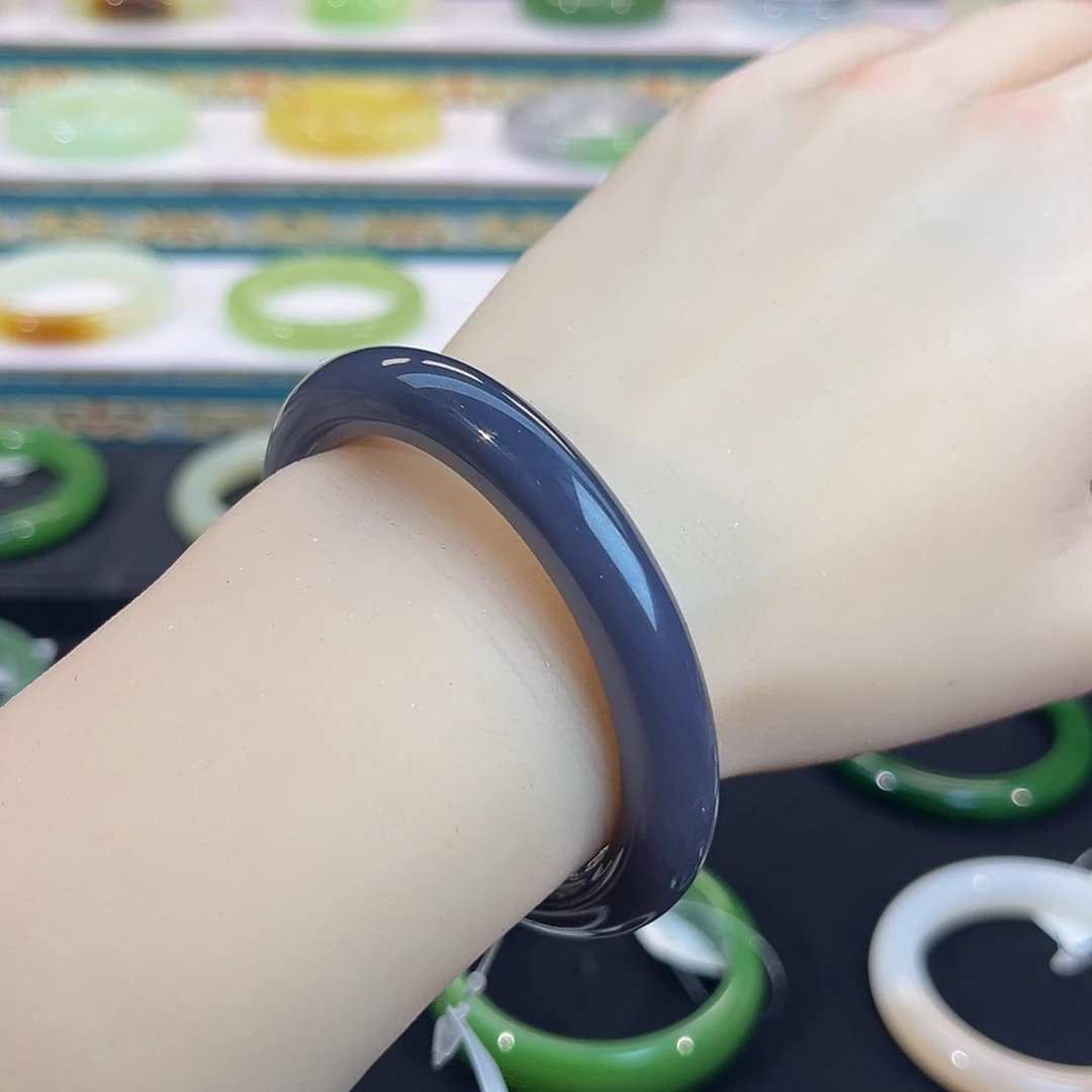 未镶嵌手镯和田玉-葡萄紫手镯