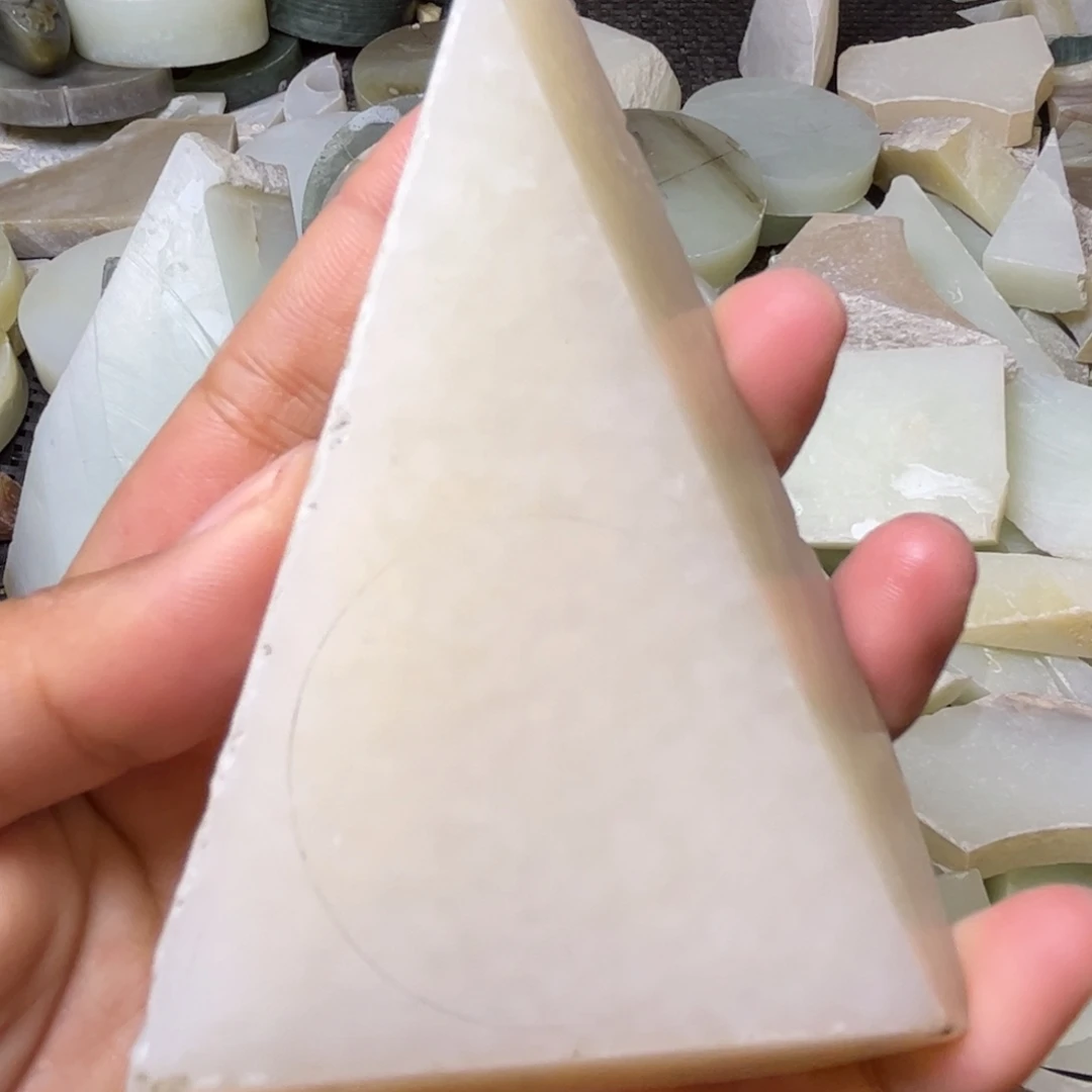 和田玉未镶嵌项链