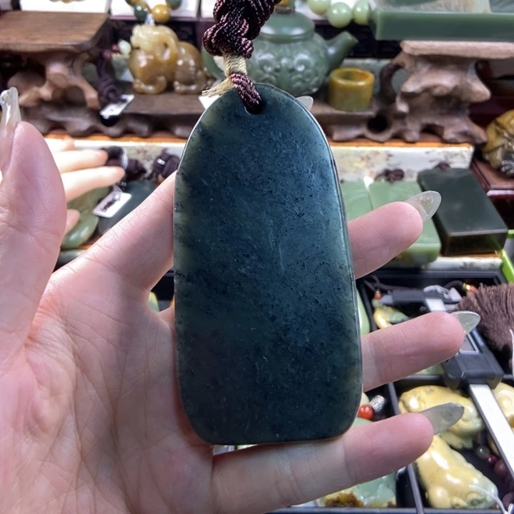 未镶嵌透闪石质玉把件