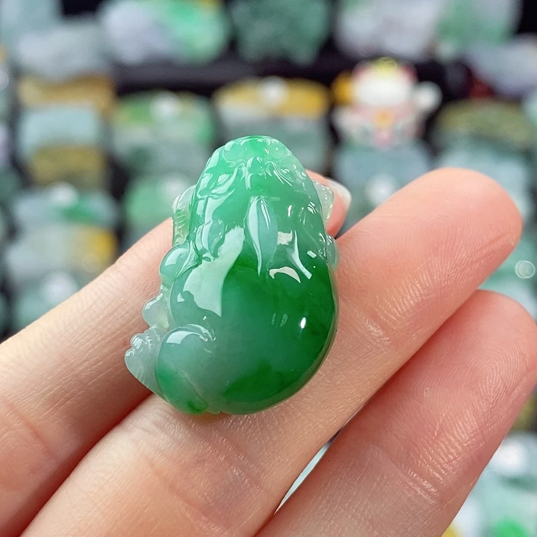 颈饰未镶嵌翡翠天然