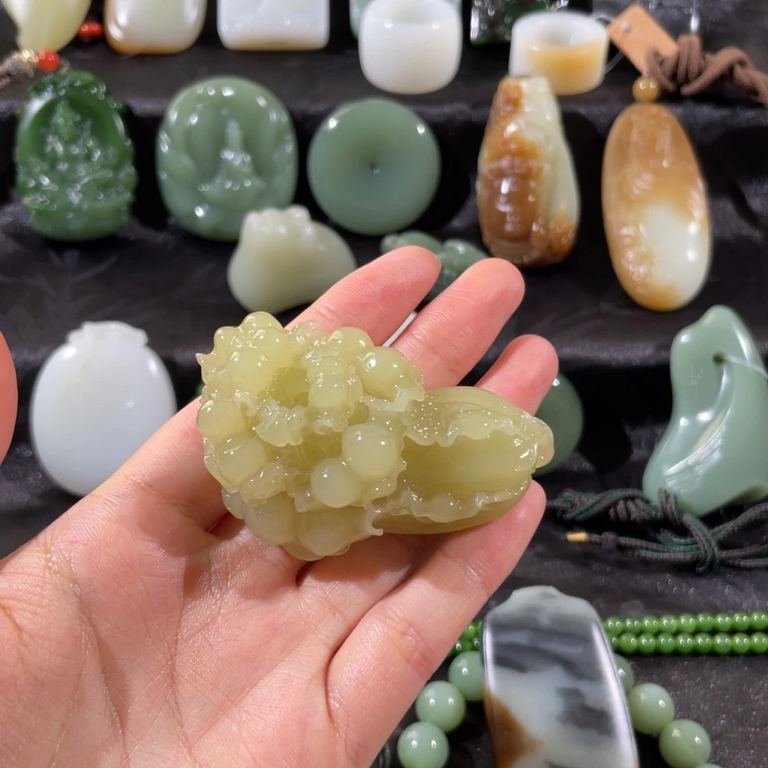 和田玉未镶嵌挂件