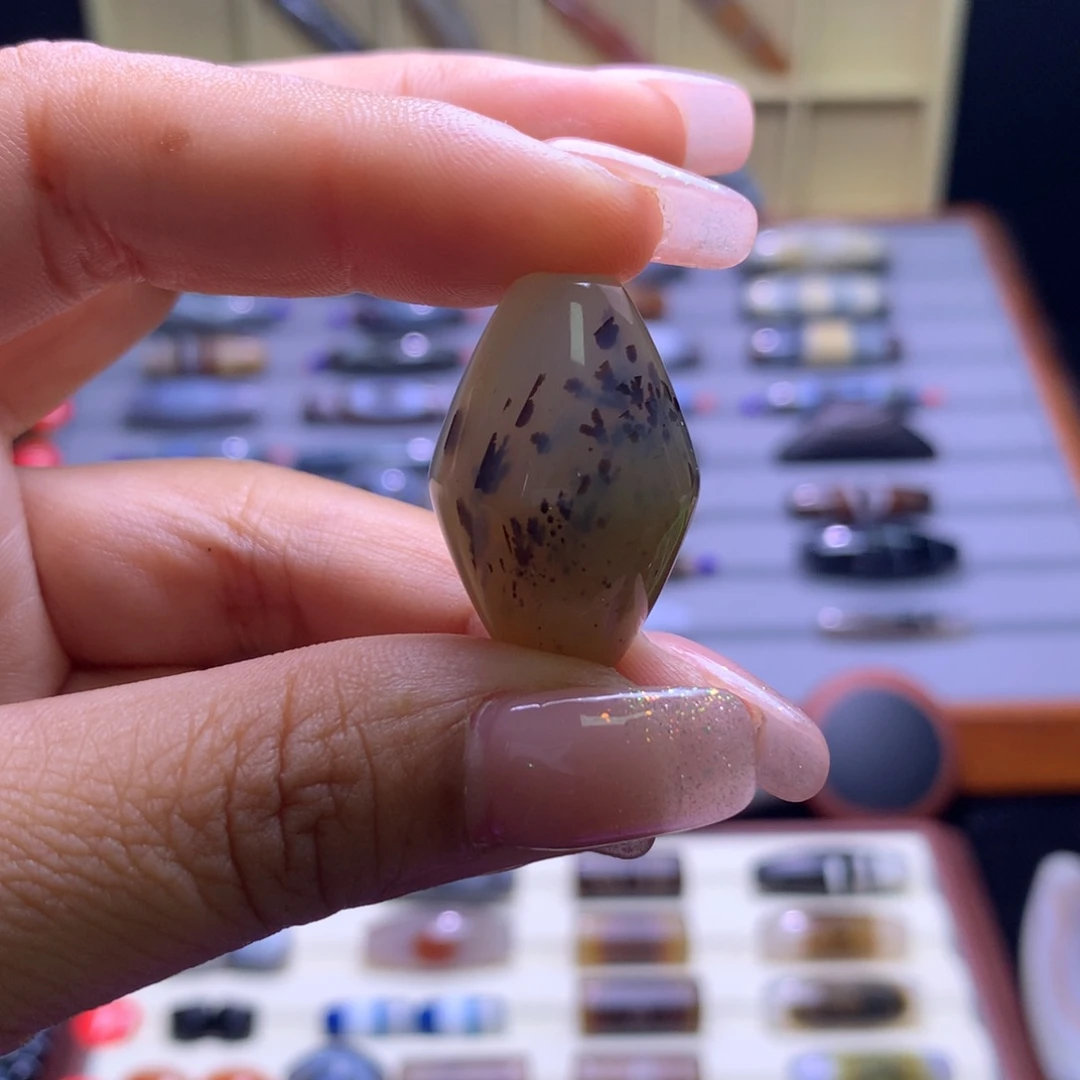 玛瑙/玉髓未镶嵌颈饰