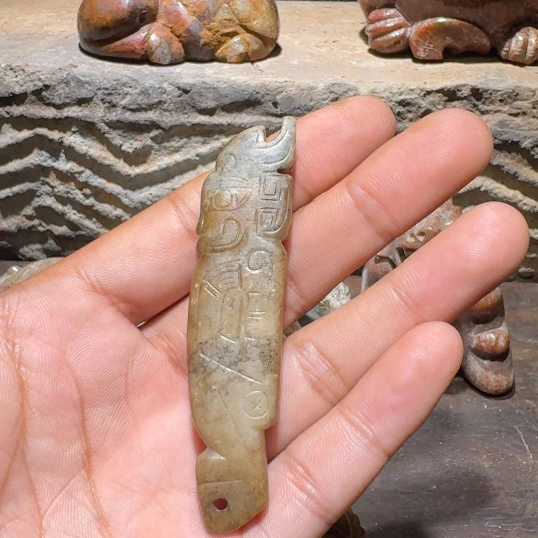 和田玉（糖玉）未镶嵌颈饰依*