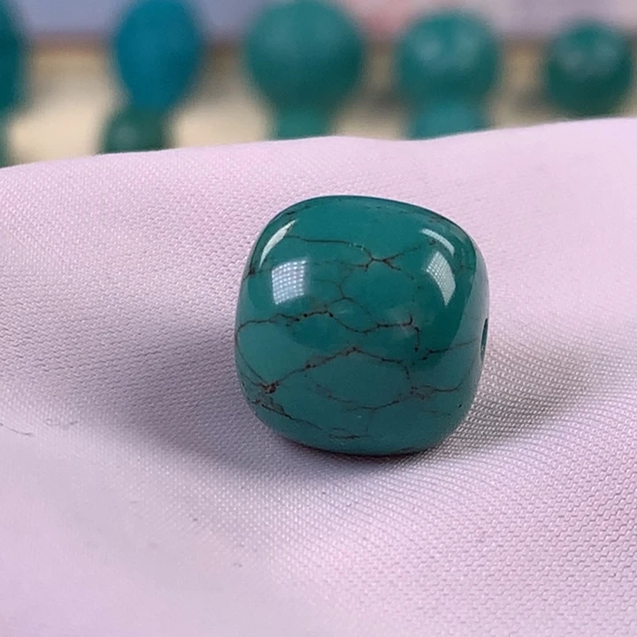 绿松石未镶嵌珠宝奇石13.6x12.8mm