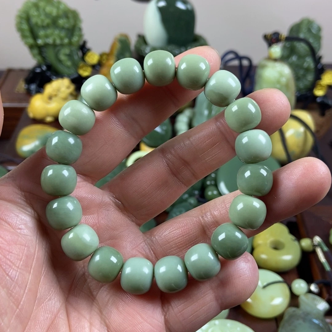 岫岩老玉（透闪石质玉）未镶嵌珠宝奇石