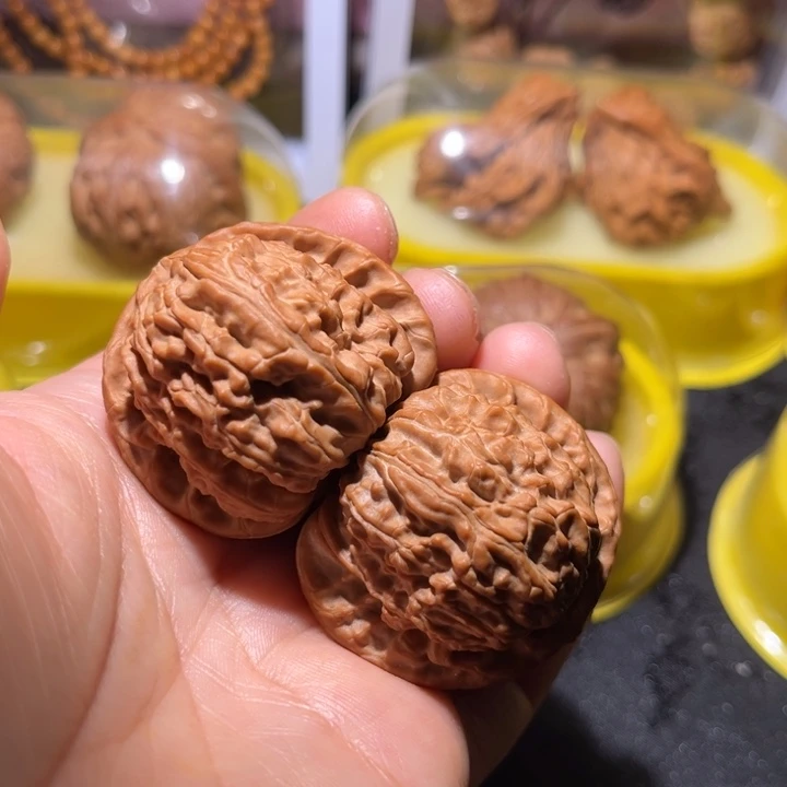 龙脊菩提吊坠球白