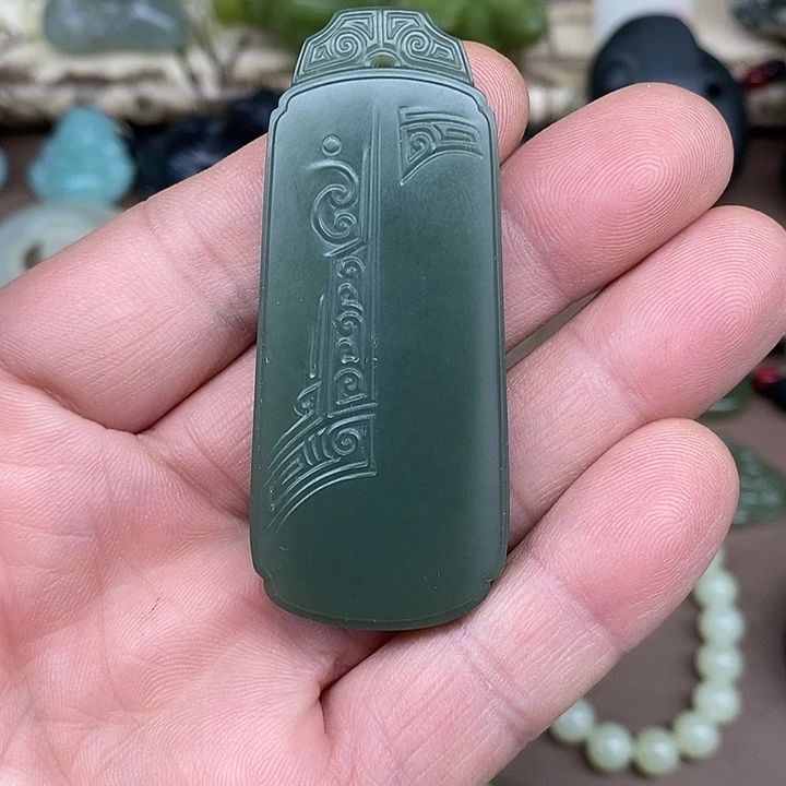 岫岩老玉（透闪石质玉）未镶嵌颈饰