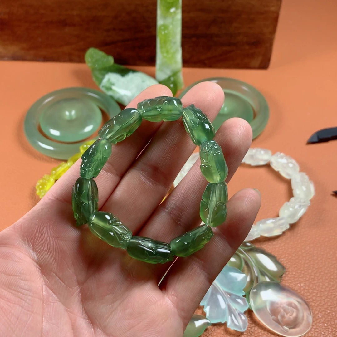 蛇纹石玉手串未镶嵌