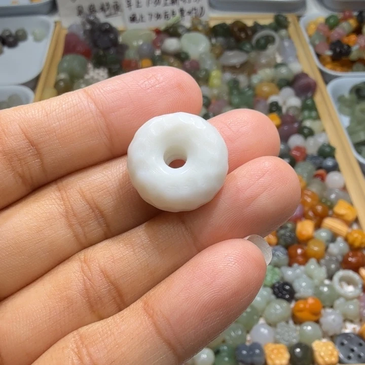 和田玉未镶嵌珠宝半成品