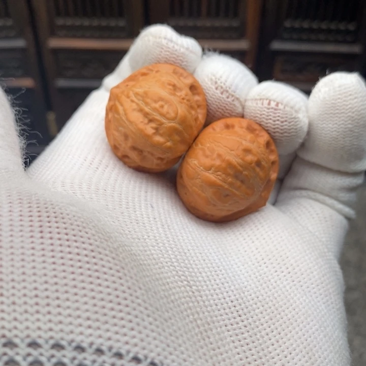 文玩核桃把件瓷娃娃