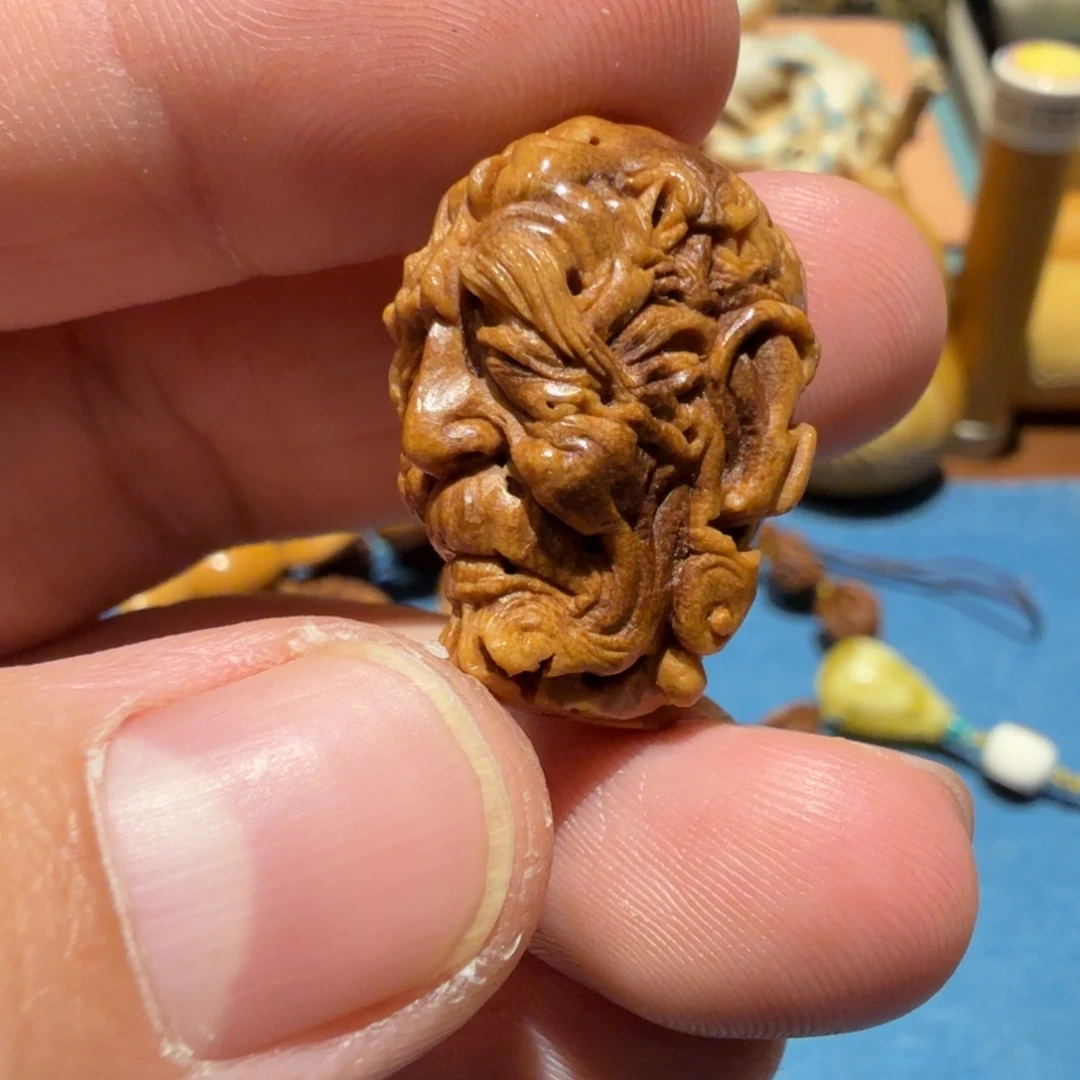 秦***昊手串/手链橄榄核桃核雕刻