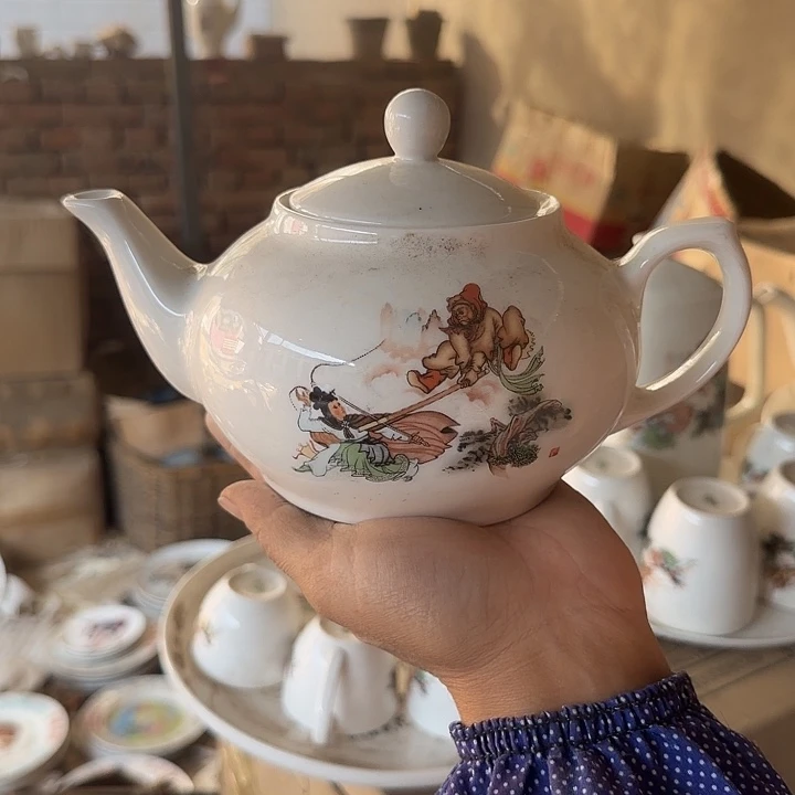 库存微瑕三打白骨精多空茶壶容量800