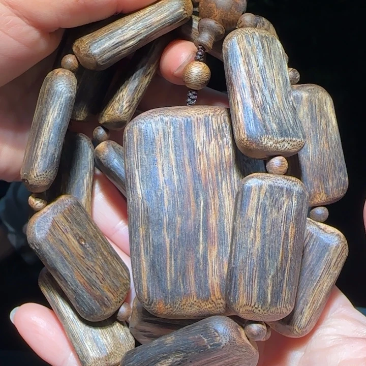 手串沉香千里香链子111克