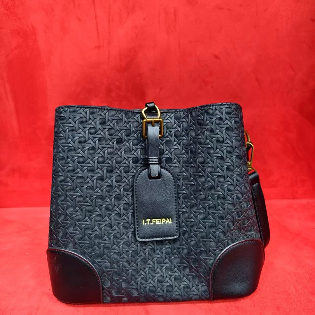 （亮牌灯点关注才可以拍）单肩斜手提包气质手提包肩包经典轻奢时尚