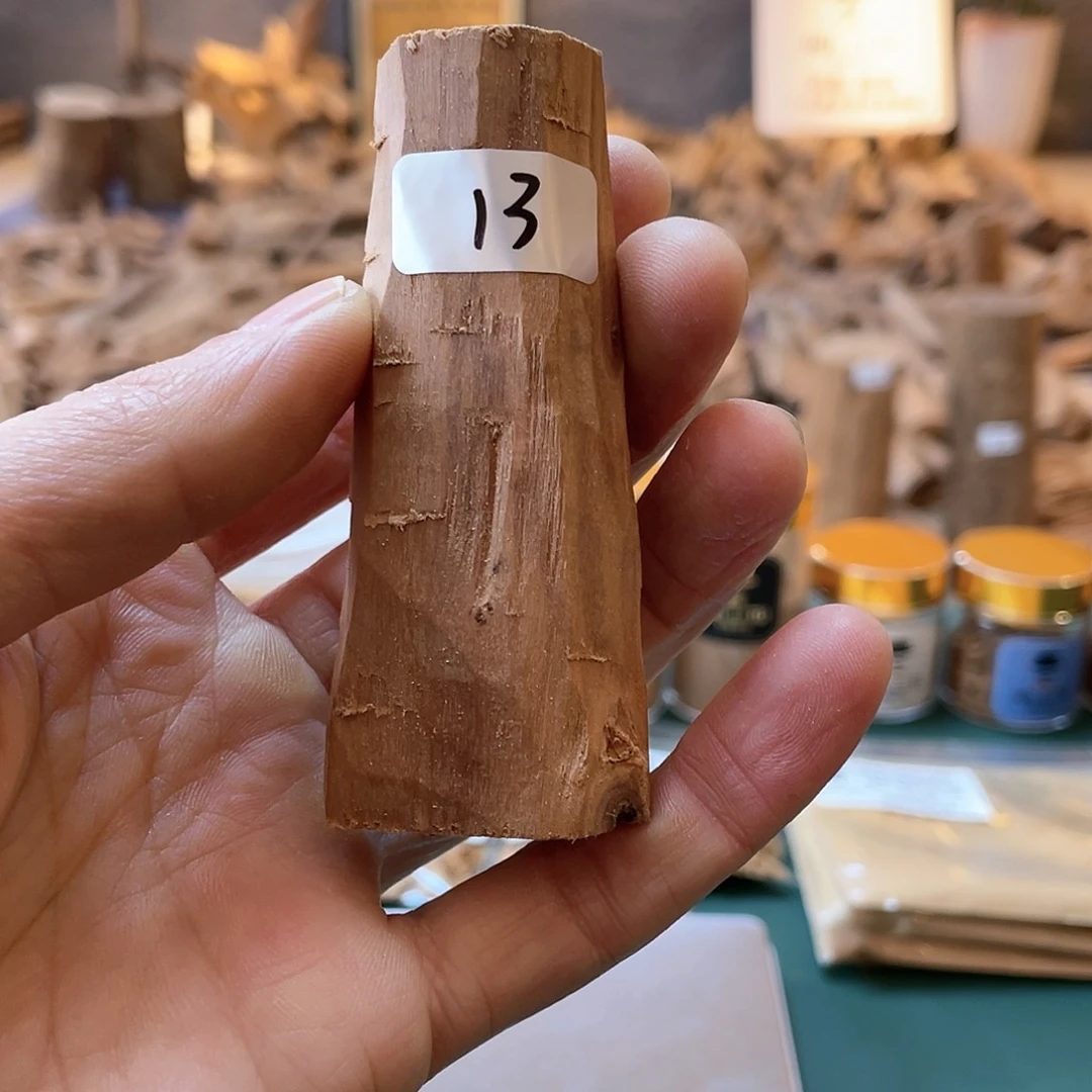 檀香木其他老山檀手把件43g