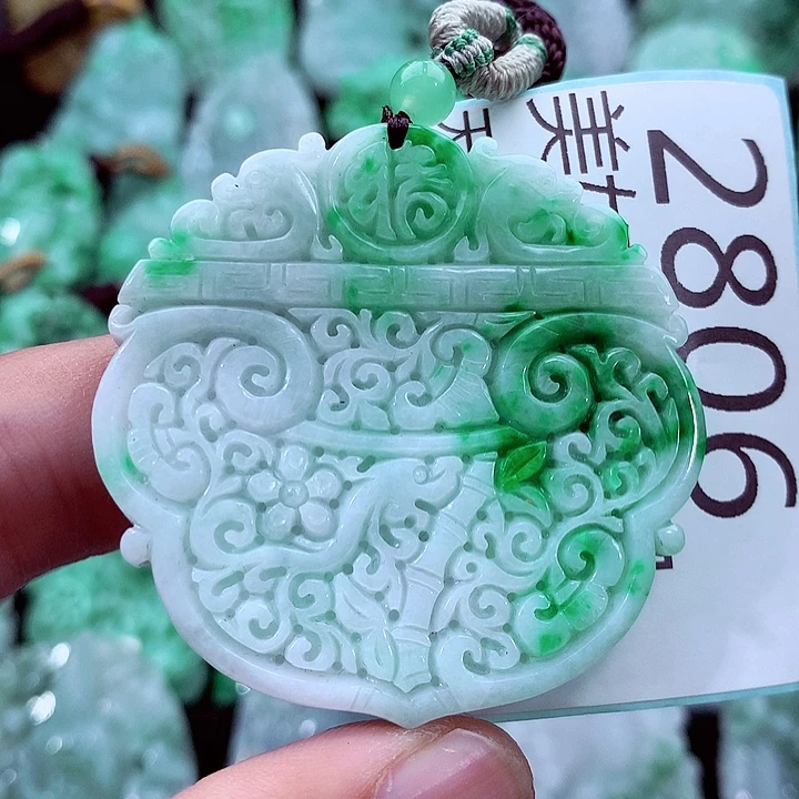 吊坠(不含链)未镶嵌翡翠
