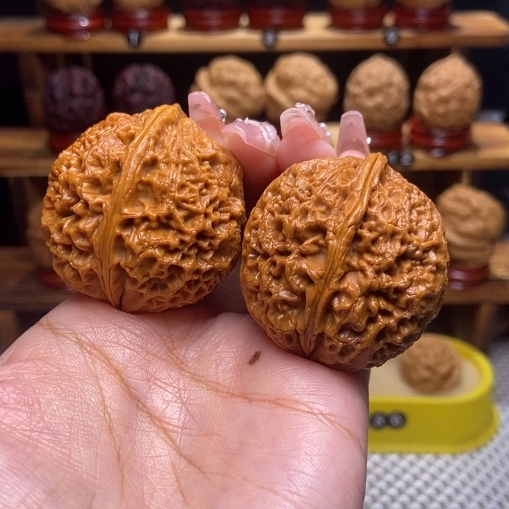 文玩核桃吊坠傲雪33